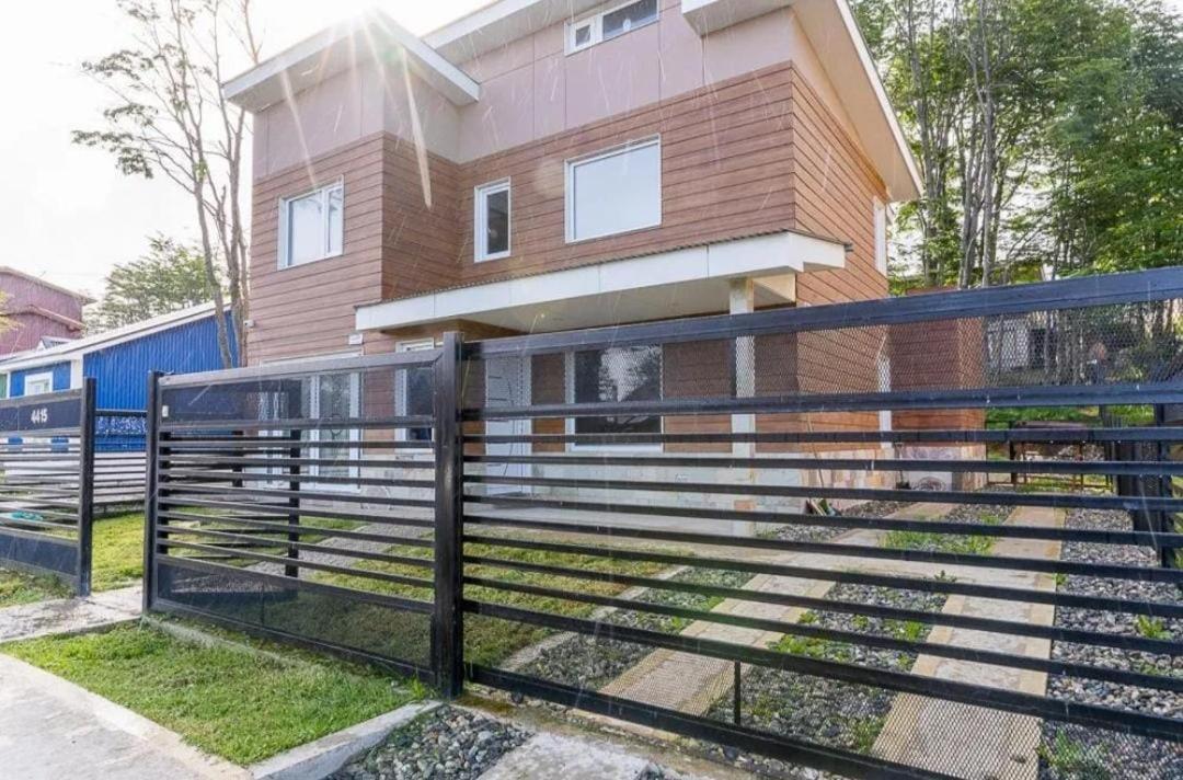 Moderna Casa En Ushuaia Vila Exterior foto